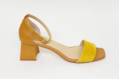 Sandalo da donna in pelle e camoscio tacco 5 cm € 139,90