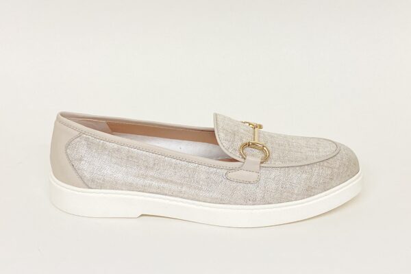 Mocassino da donna in tessuto beige € 169,90